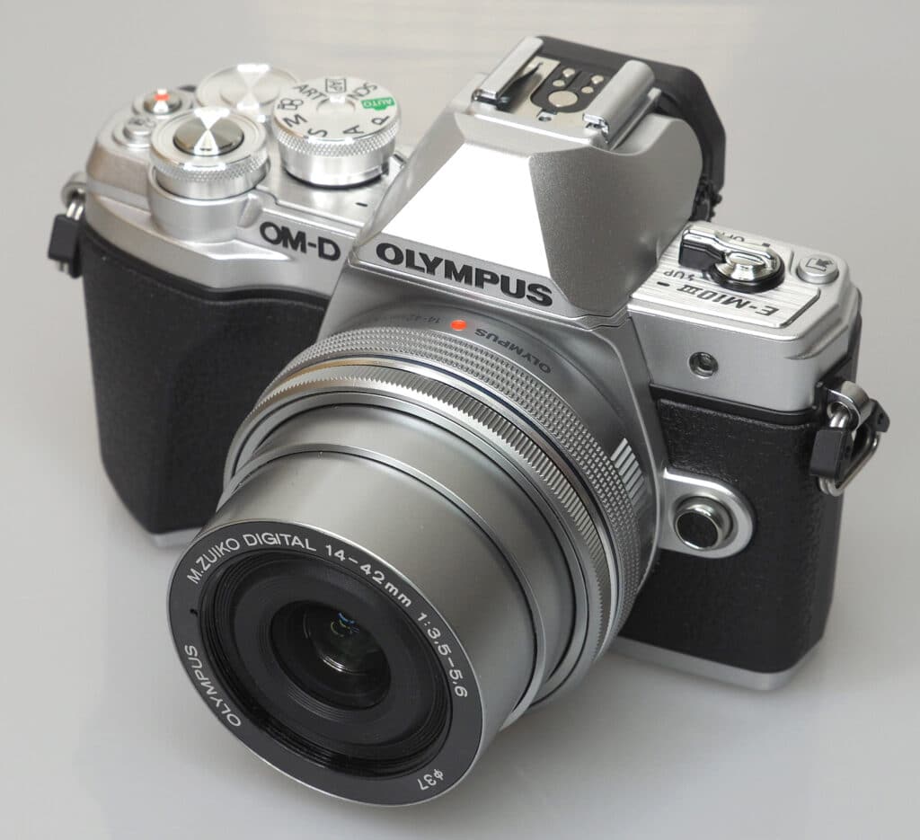 Olympus OM-D E-M10 Mark III