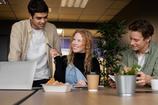 employees appreciating each other