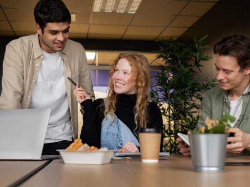 employees appreciating each other